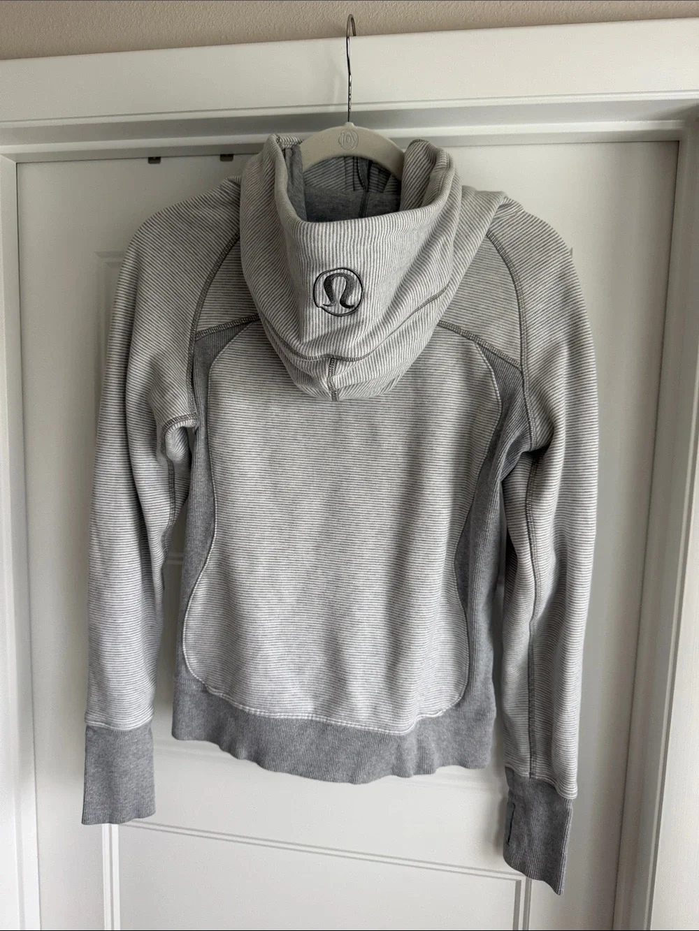 Lululemon Light Gray Striped Full-Zip Scuba Jacket